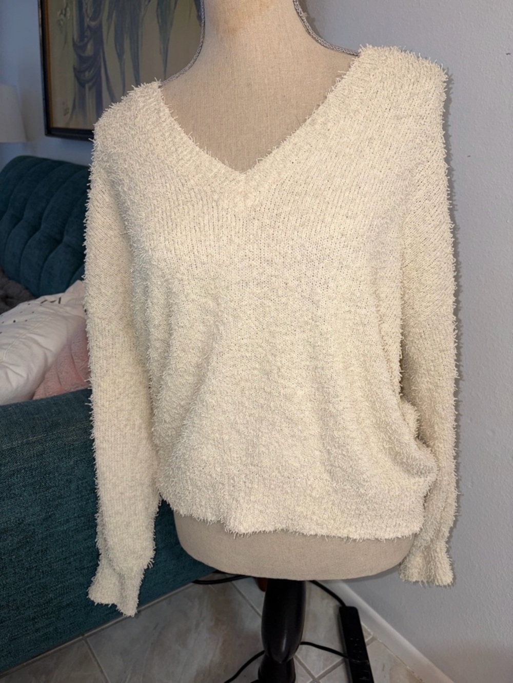Womens Large Universal Thread Cream Sweater NWT
